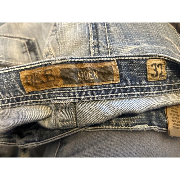 BKE Womens Low Rise Distressed Boot Cut Crop Jeans Size 32 Y2K Grunge - Picture 5 of 7